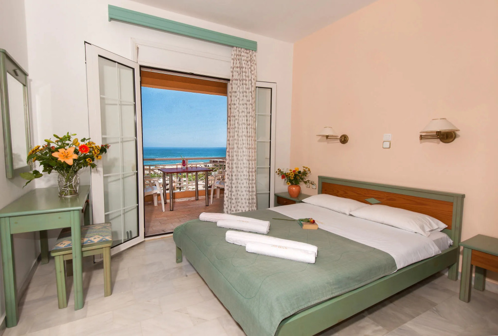 Sunrise Studios & Apartments