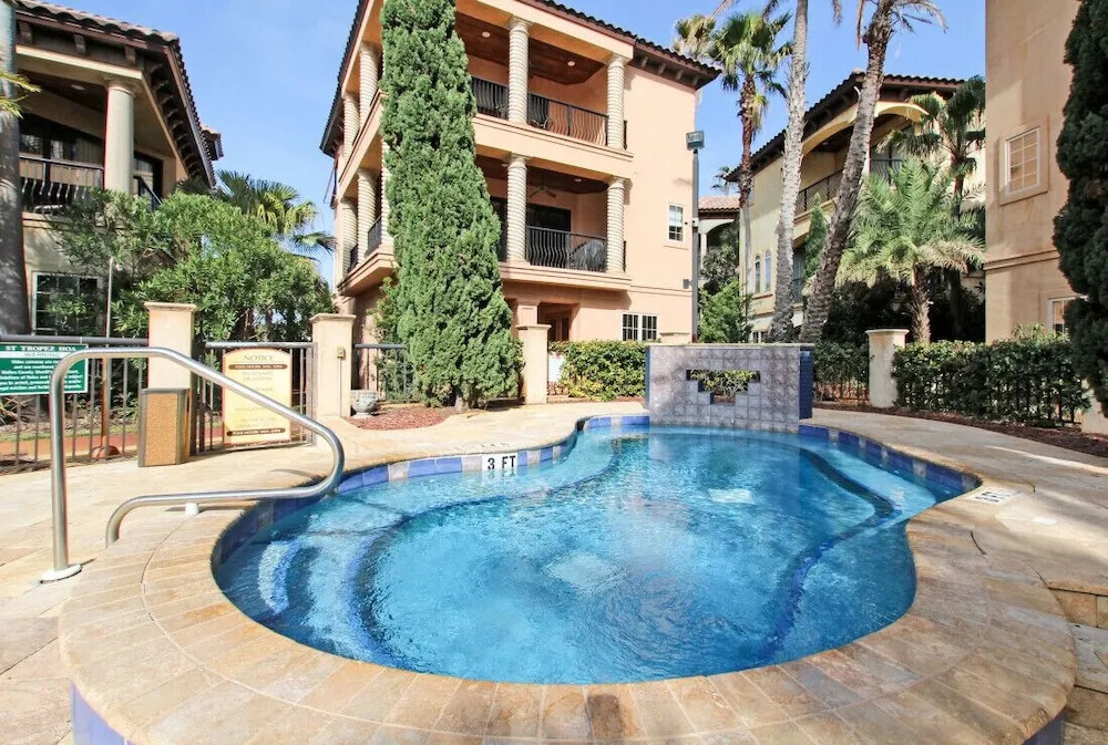 Bel Sol Luxury Tuscan-style Home Steps to Private Tropical Pool by Redawning