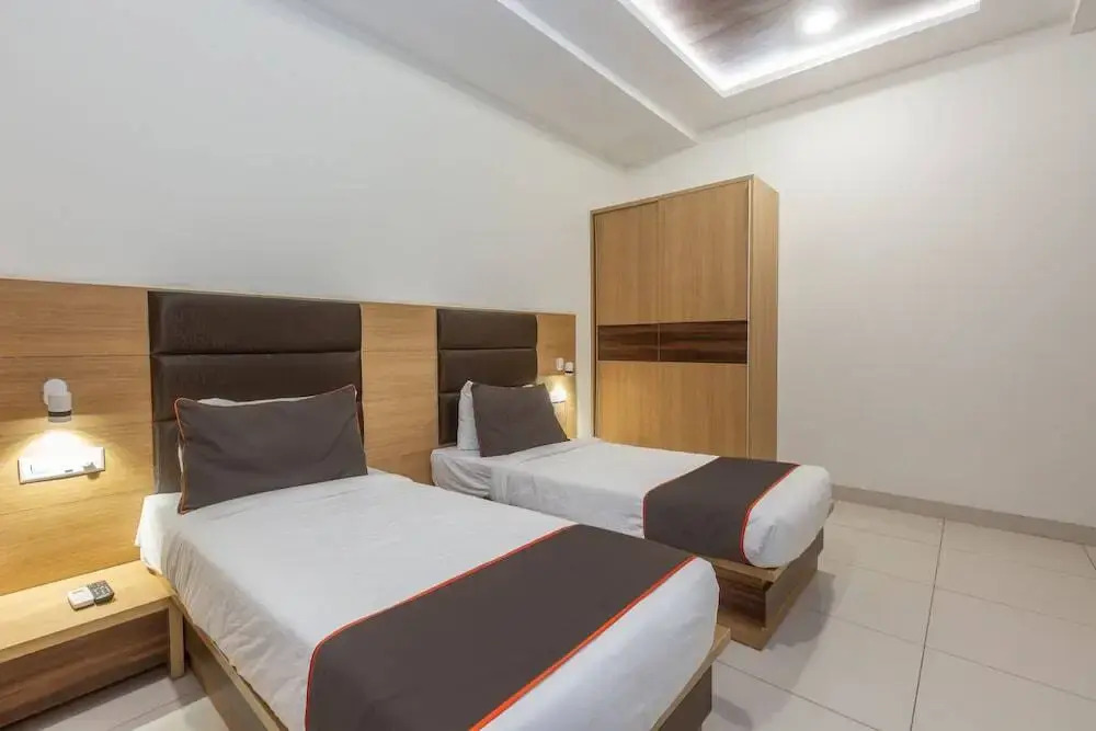 Townhouse 495 IGI Airport