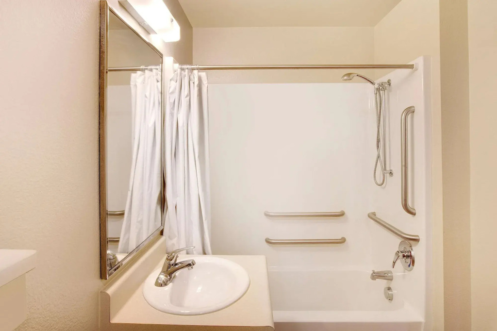 WoodSpring Suites Lake Charles