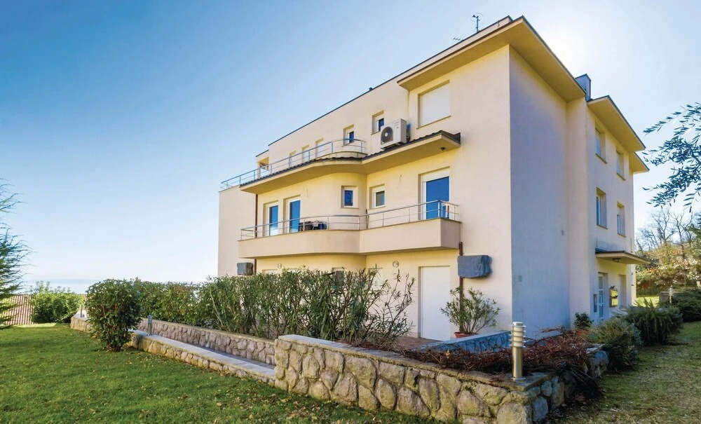 Beautiful Home in Volosko With Wifi and 2 Bedrooms