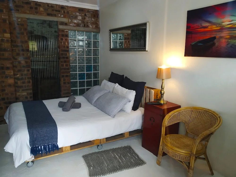 old Limonite GuestHouse