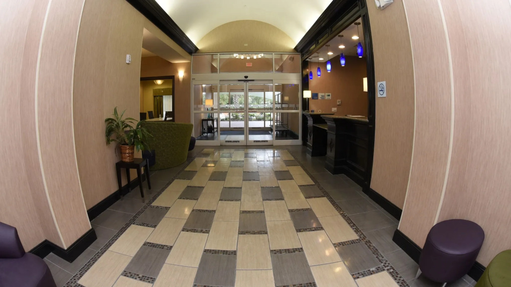 Holiday Inn Express Baton Rouge North by IHG