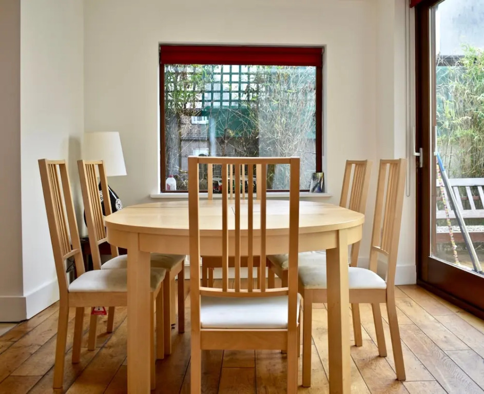 Spacious 3 Bedroom House in Ballsbridge