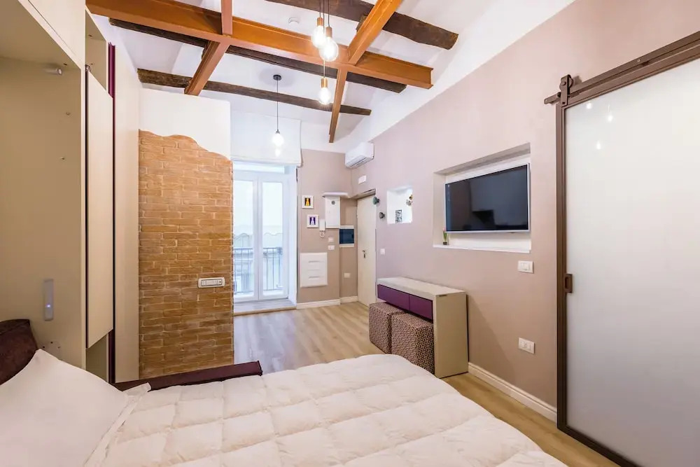 Toledo Warm Renovated Studio