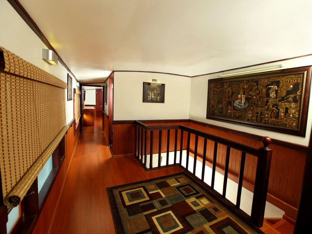 Grand Nirvana Ultra Luxury House Boat