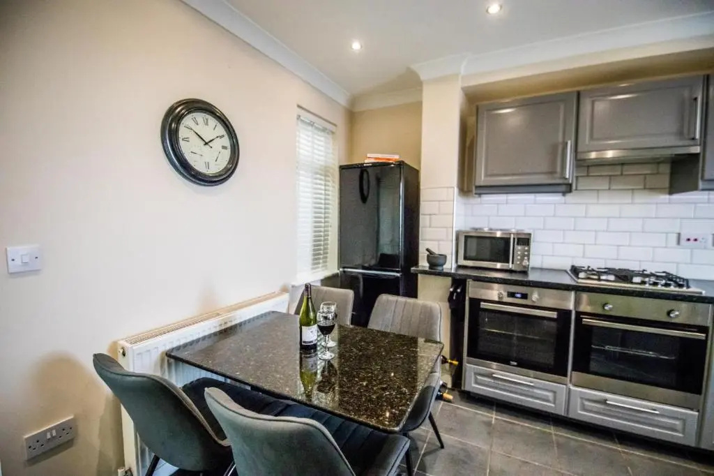 Stunning 2BD Family Retreat Swansea