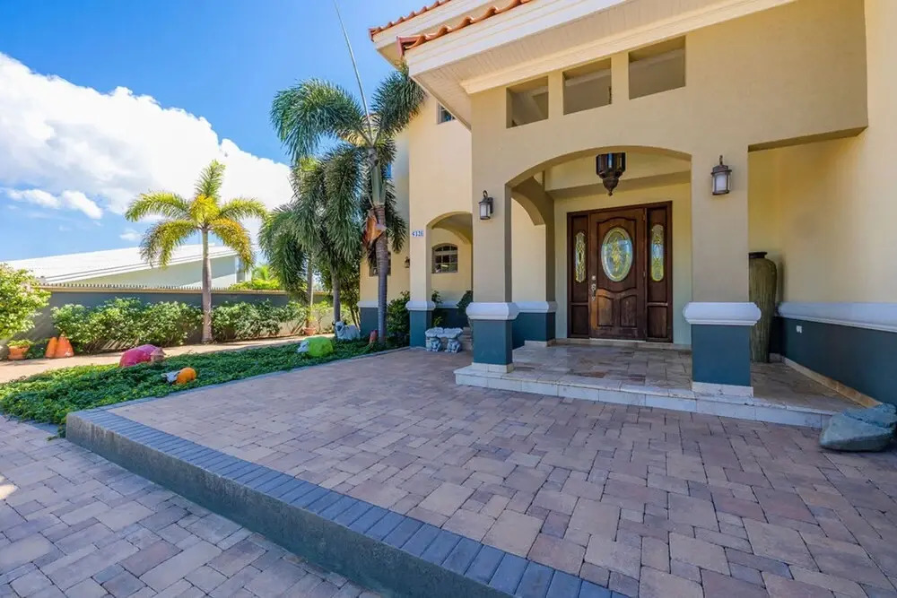 Ocean View 5BR Villa Steps to Beach Privatepool