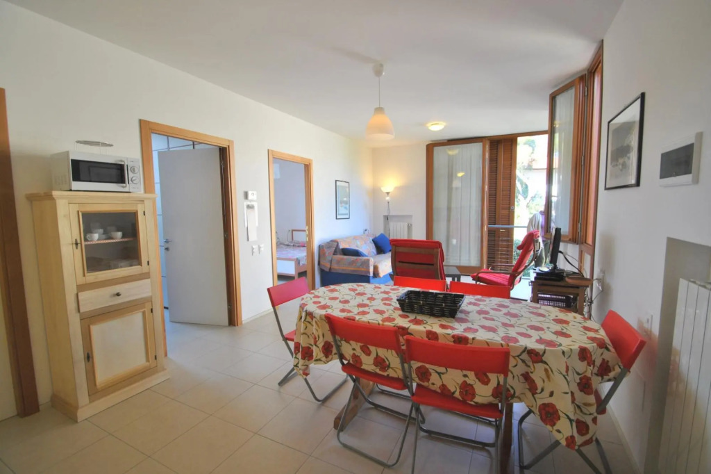 In villa on the sea, apartment on the 1st floorwith private garden. 6 beds. Reserved parking.-Villa L'Angolino - p. 1