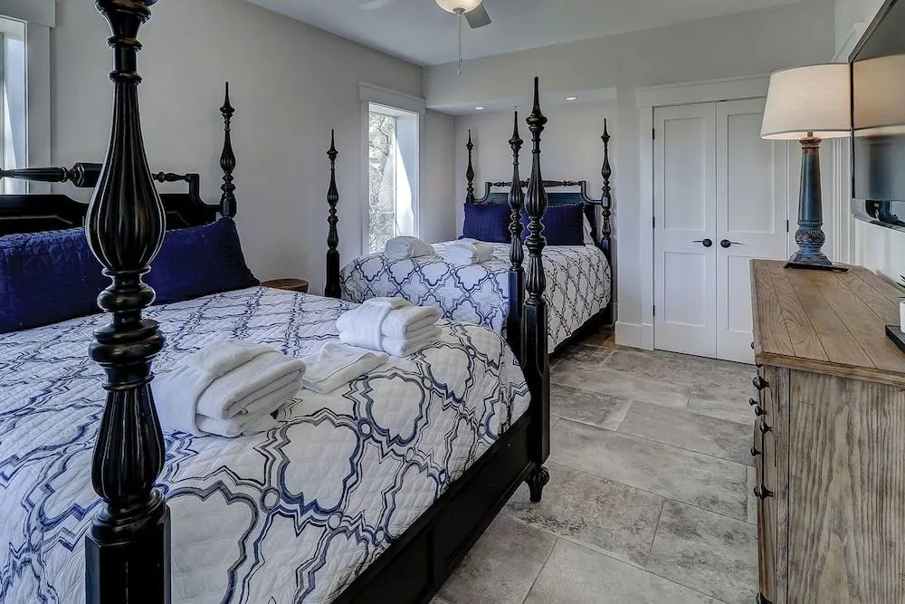 Windsor Place 207