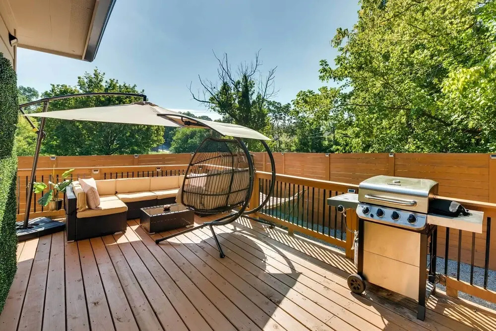 Luxury Smart Home 1 Mi to Mercedes-benz Stadium!