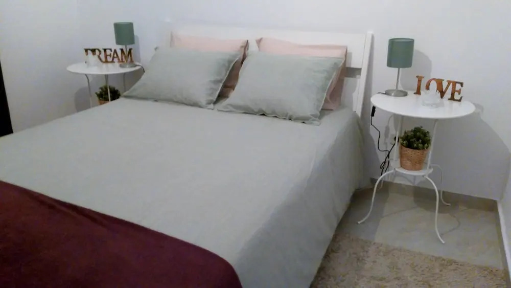 House with One Bedroom in Arieiro, with Enclosed Garden And Wifi - 2 Km From the Beach