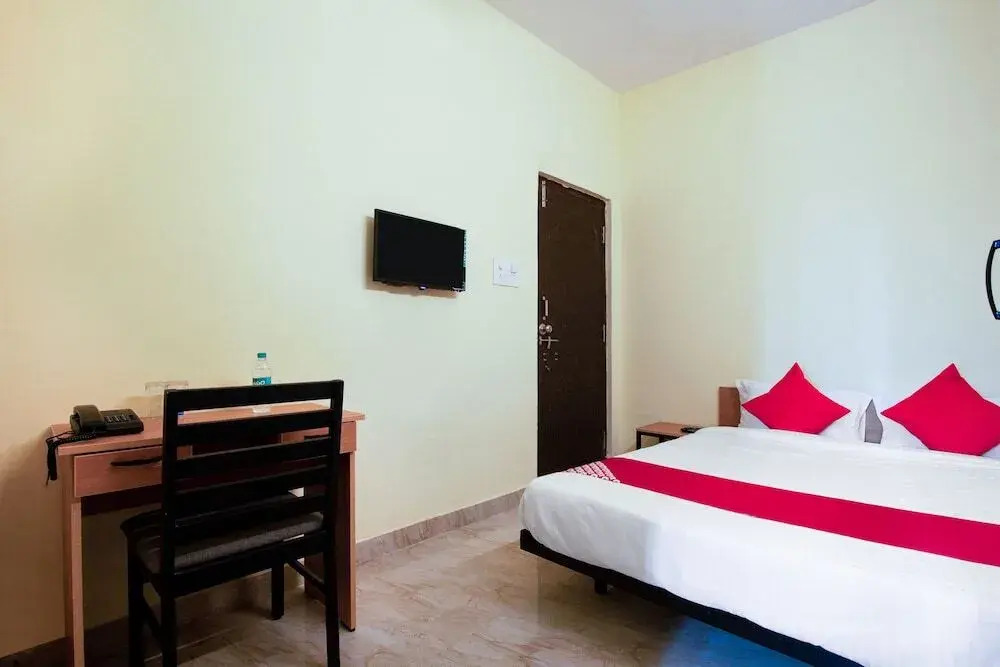 Deepansh Plaza By OYO Rooms