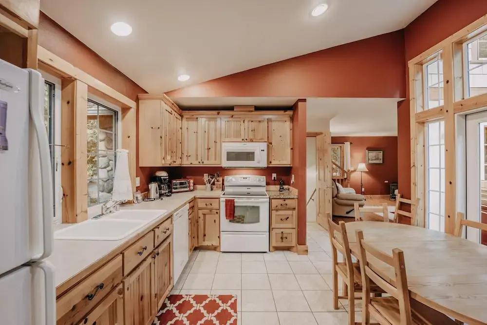Snowline Cabin #34 - Great English Tudor-style Home With hot Tub! Now With Wifi!