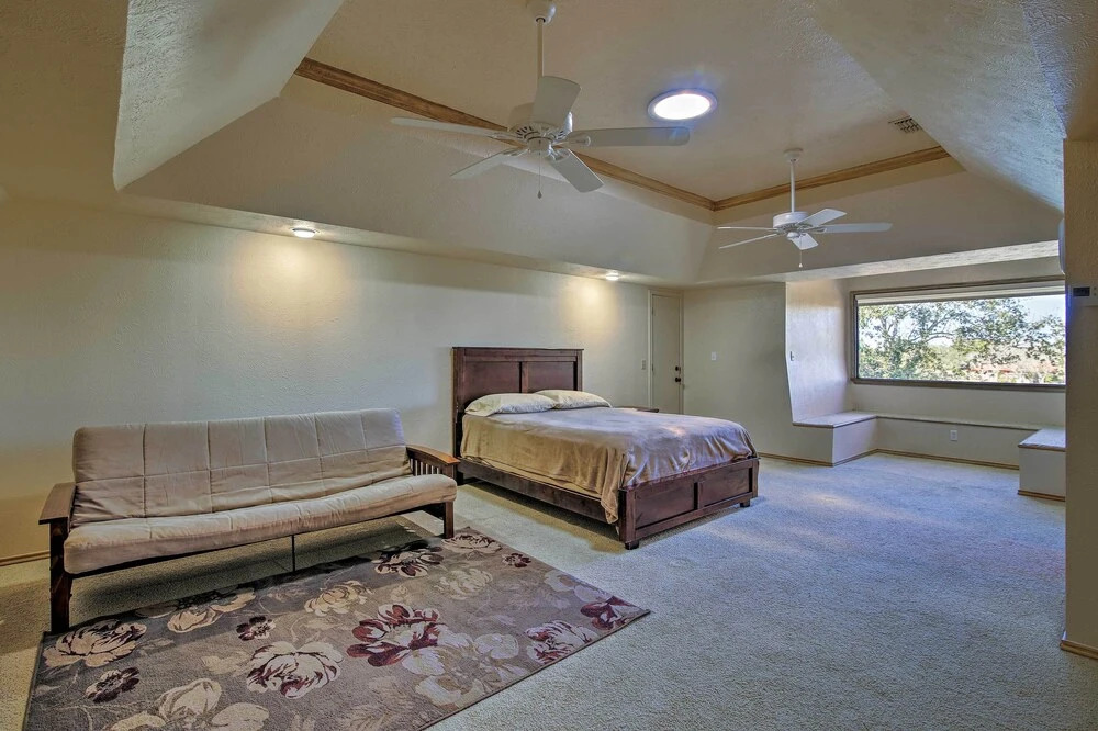 Private Pool: Lakefront Harlingen Home