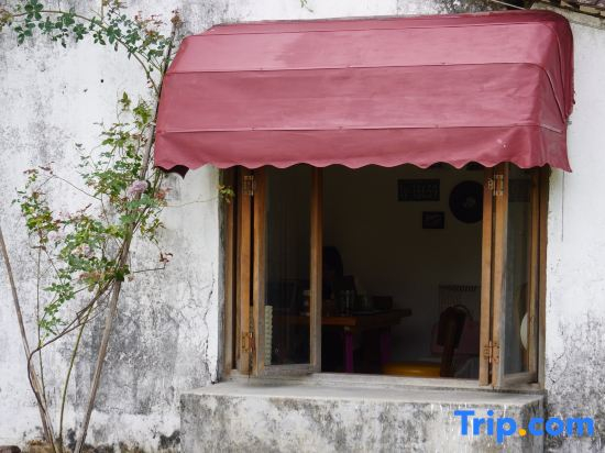 Guangzhou Traveling Earth Light Luxury Camp
