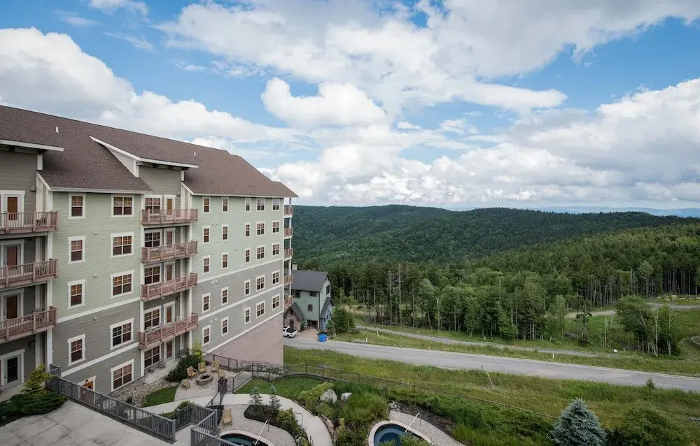 2 Br: Soaring Eagle #411: Luxury Lodging. Great Amenities Slope Side!