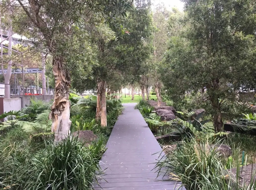 Luxurious 3 Bedroom Apartment With Parking Near CBD
