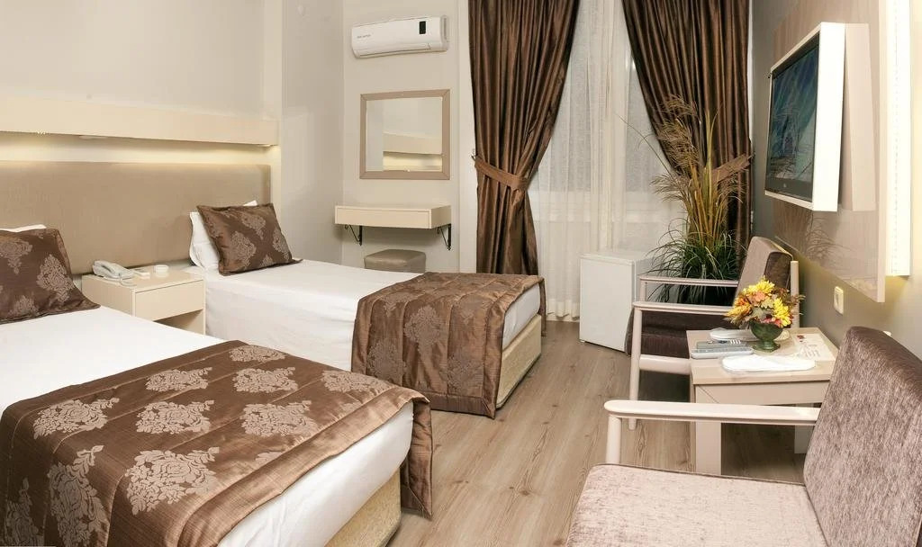 Grand Boss Suit Hotel