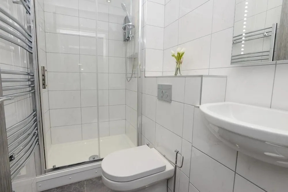 Arena Apartments - Stylish and Homely Apartments by the Ice Arena with Parking