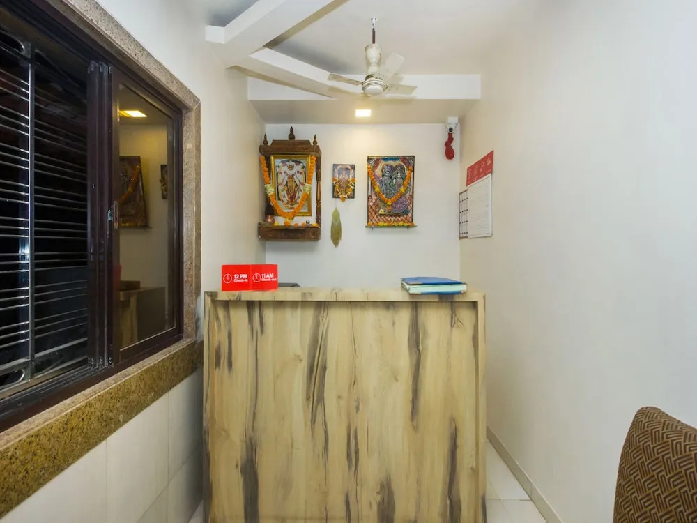 OYO 22918 Hotel Sadanand Mourya Lodging And Boarding
