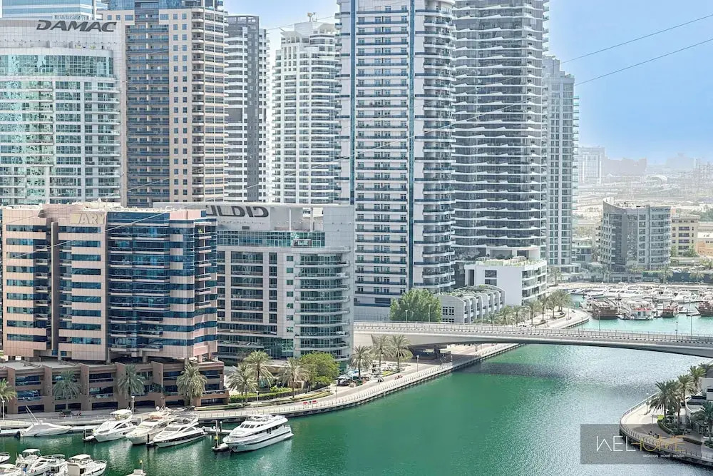 WelHome - Stylish Breathtaking 2BR Apartment in Marina
