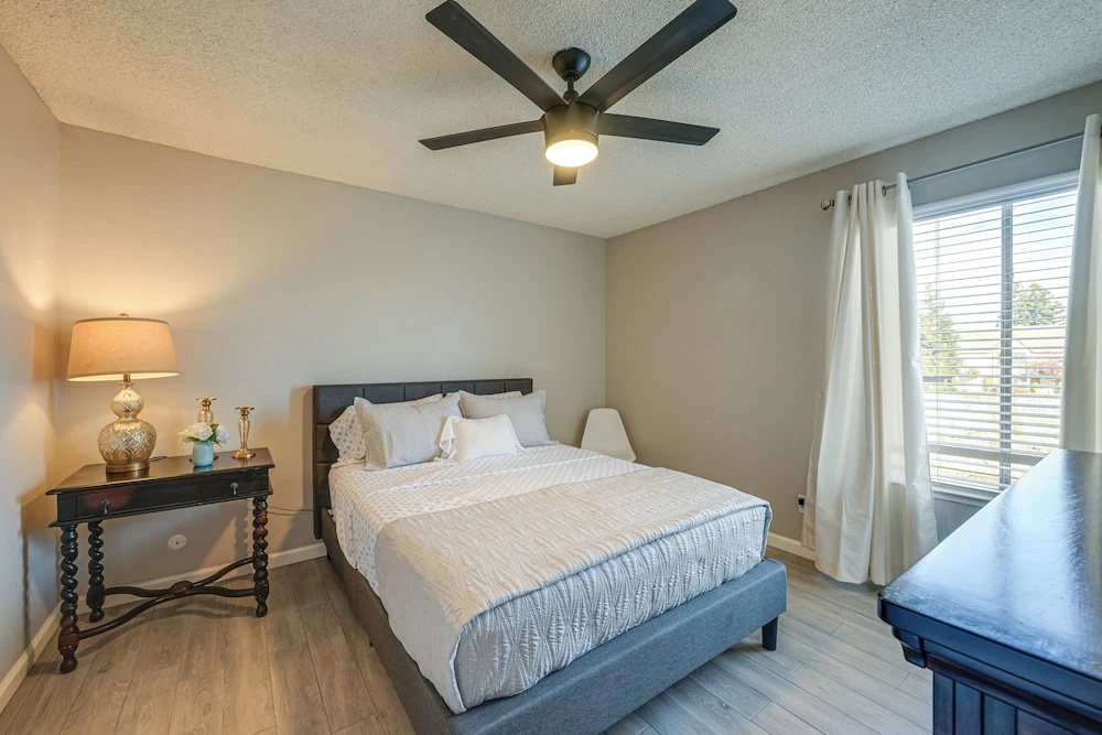 Cozy Fresno Condo w/ Balcony & Pool Access