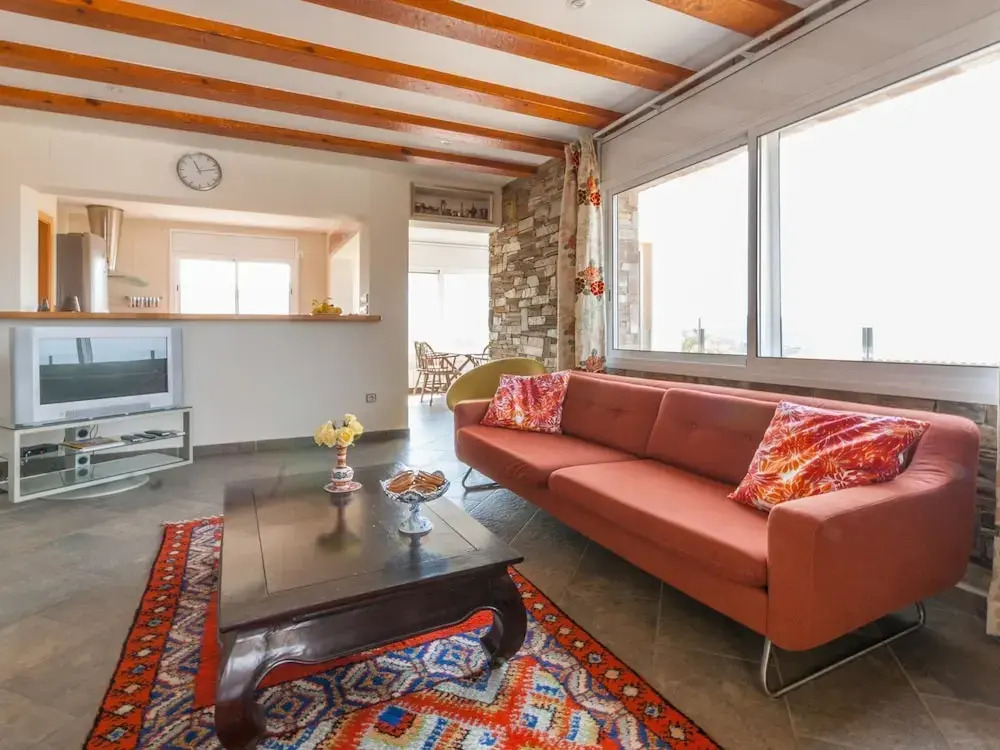 Fantastic Large Holiday Home With Pool for 8 People in Rosas