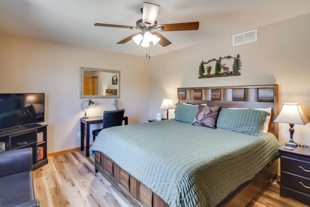 Fireplace & Mtn Views: Estes Park Home w/ Deck!