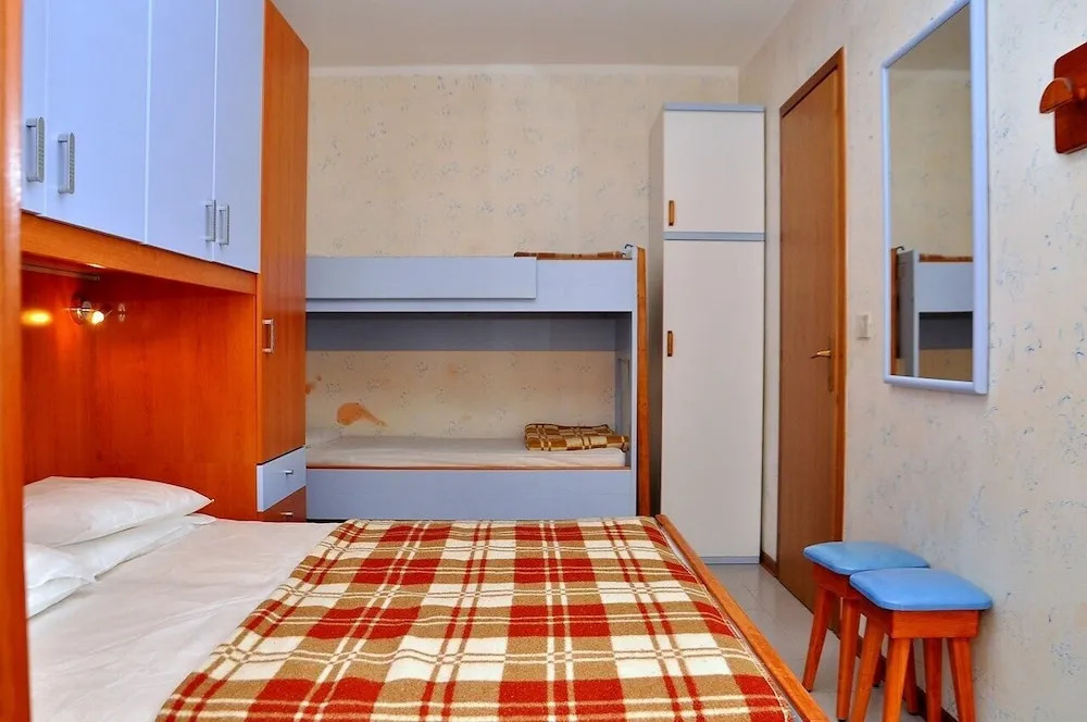 Lovely Holiday Apartment With sea View