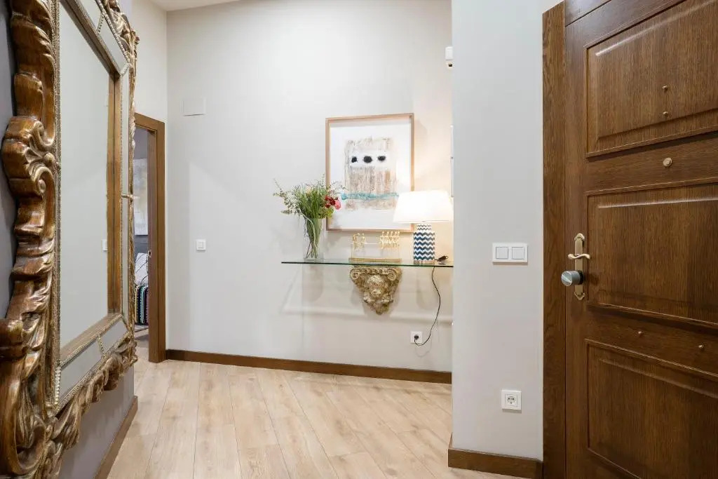 De La Guardia Suite 2