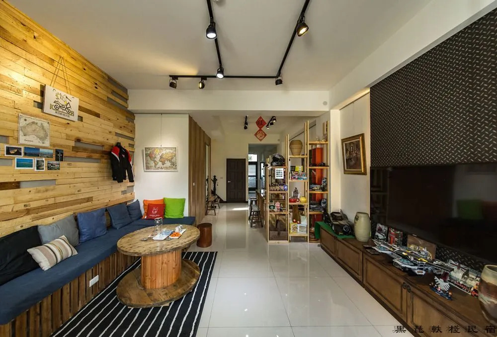 K&B Happy Hostel