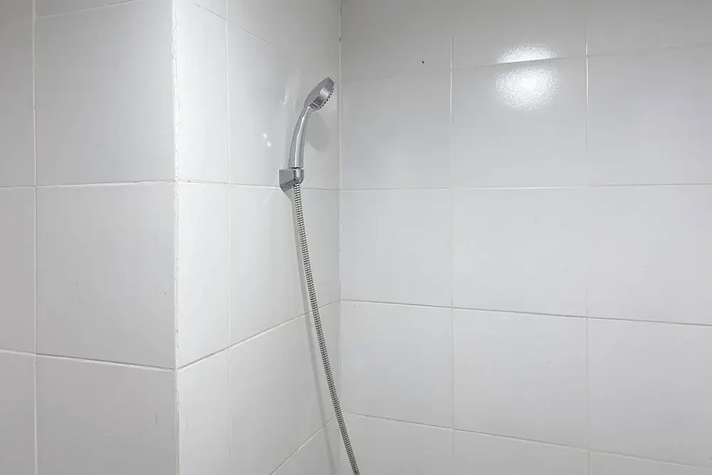 Pristine And Homelike 2Br Apartment At Vittoria Residence