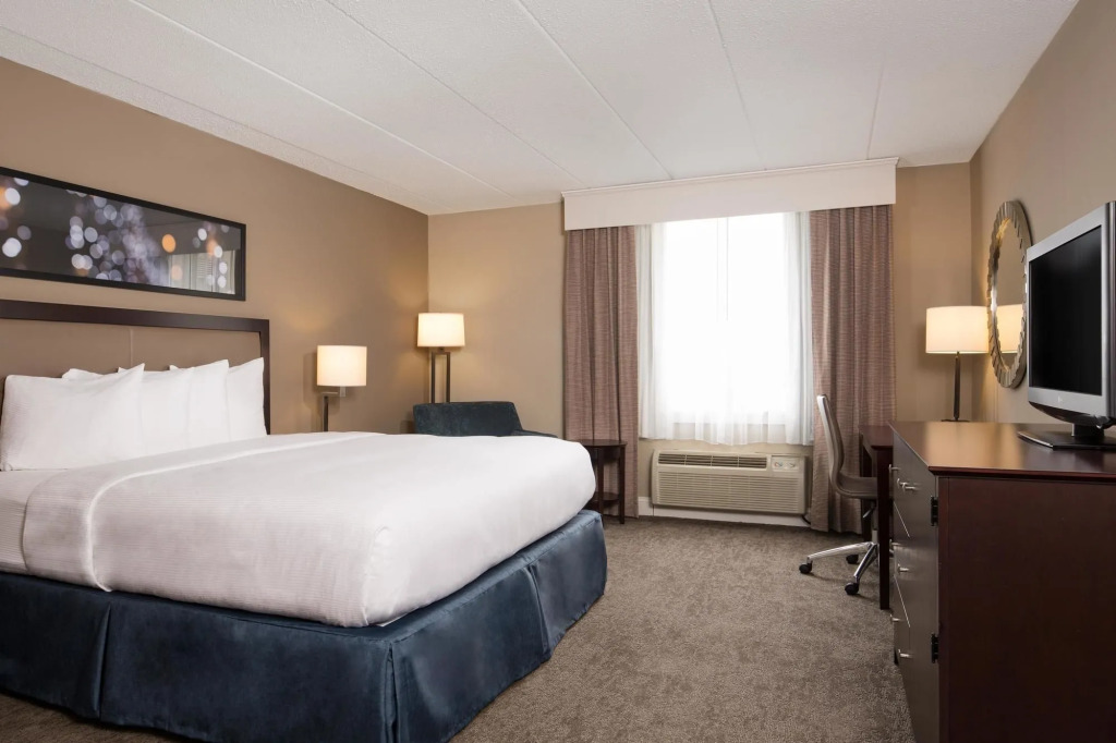DoubleTree by Hilton Hotel Laurel