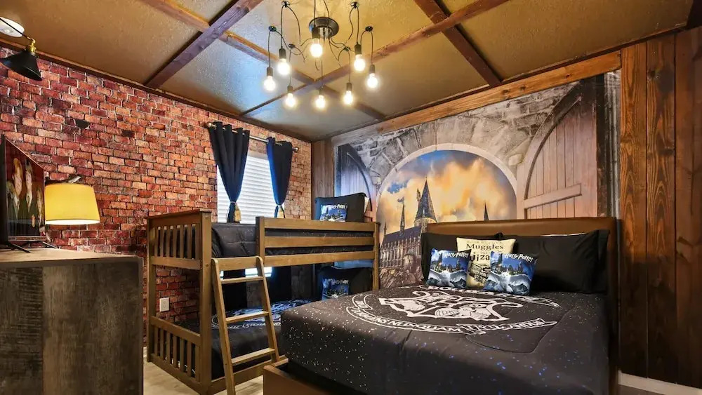 Opulent Villa with Pool & Spa, 10 Miles to Disney