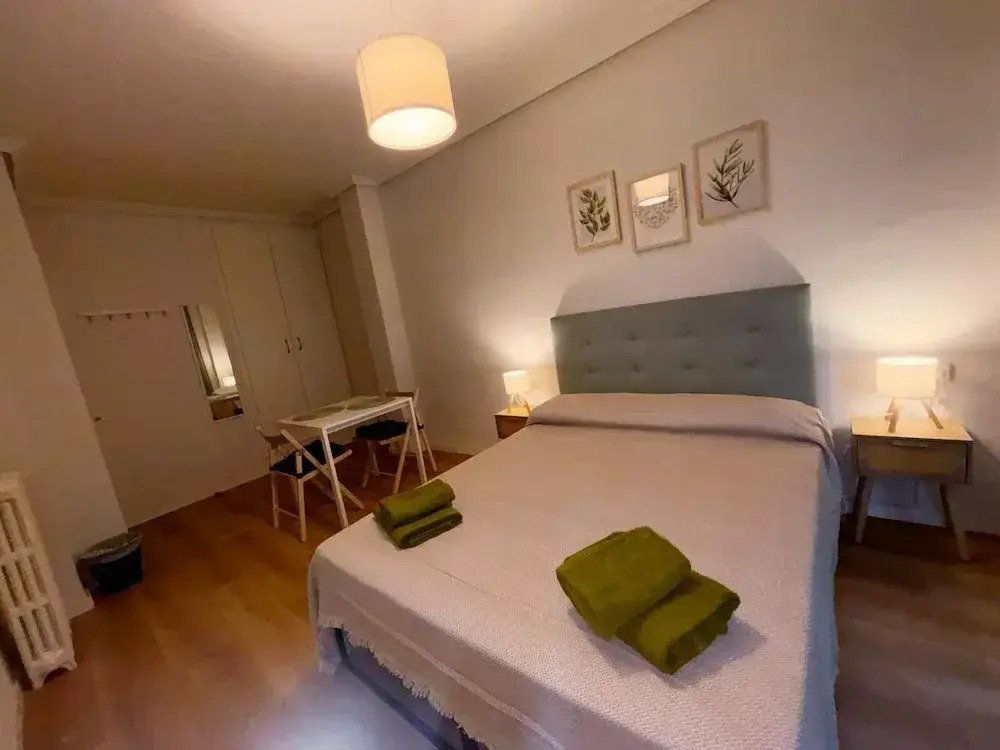 Rooms Carlos, next to Plaza Mayor