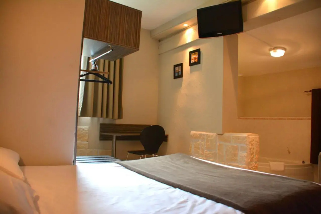 Evasion Hotel