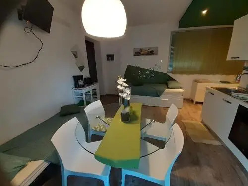 "CASABANA" - relax tutto lanno - giardino - piscina Top