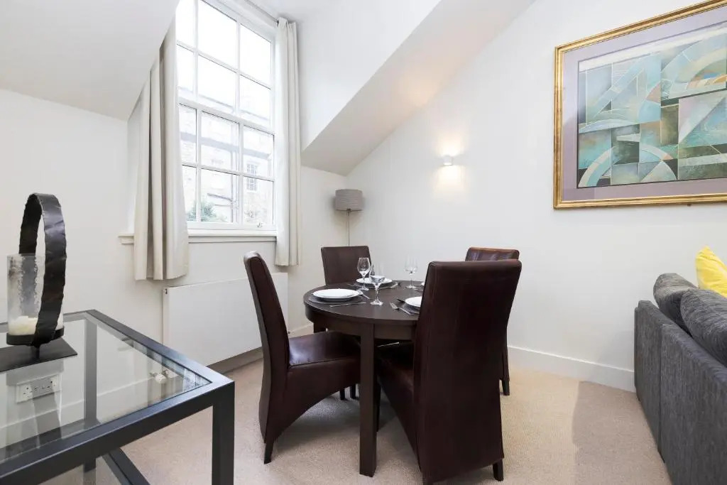 ALTIDO Contemporary and Vibrant 1BR flat near Princes Street