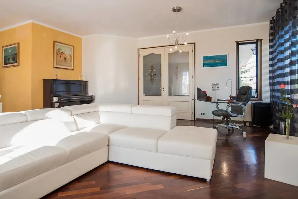 Deluxe Apartment in Villa Pantarei