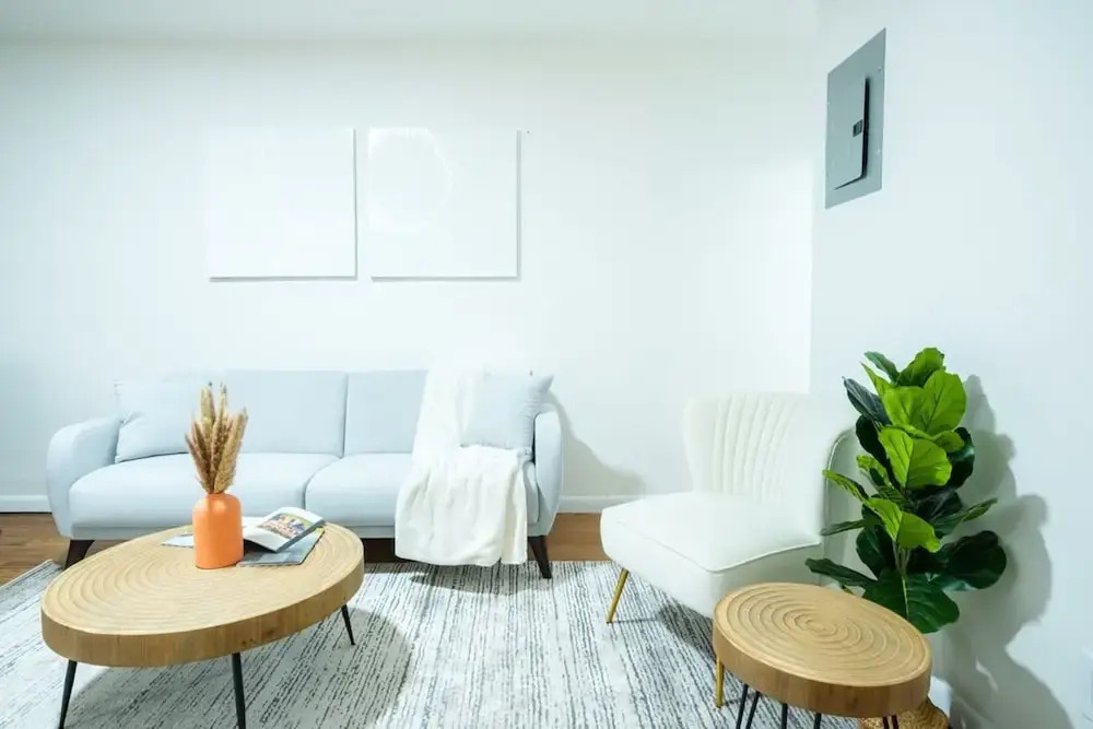 49-4a Prime Midtown Newly 2BR WD