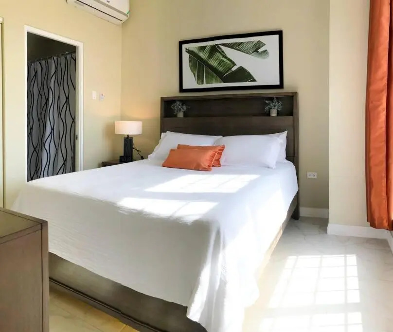 Classy & Conveniently Located 1 Bed Room Suite