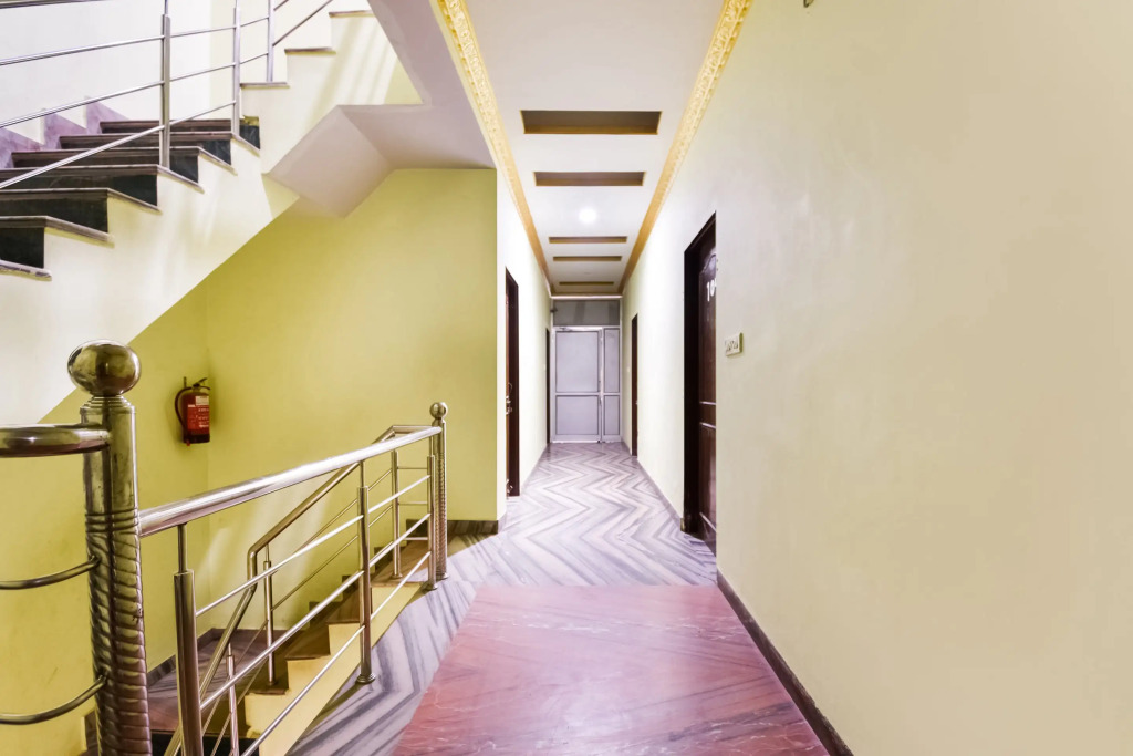 Spot On 68016 Hotel Jaya Palace