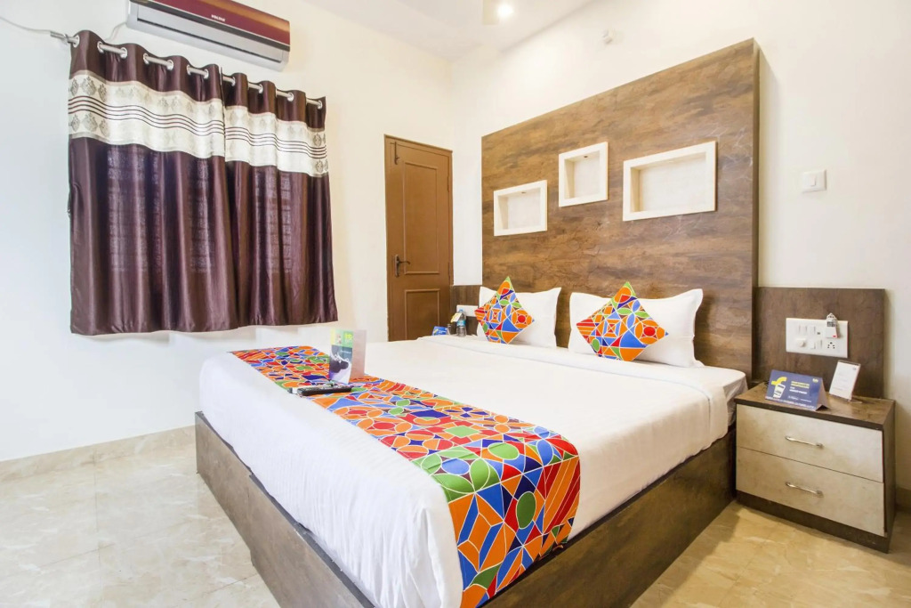 FabHotel Crown Suites - Nr Sony Signals