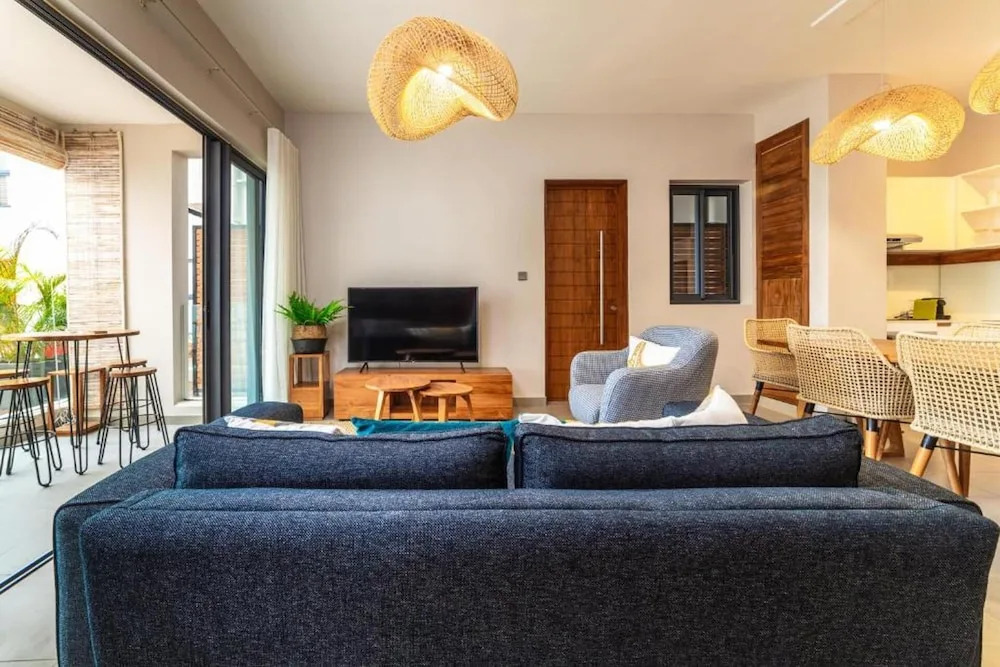 Immaculate 2-bed Apartment in Pereybere Grand Baie