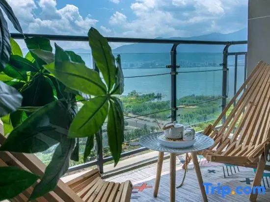 Dali DuJia Huanqiu Scenic Apartment