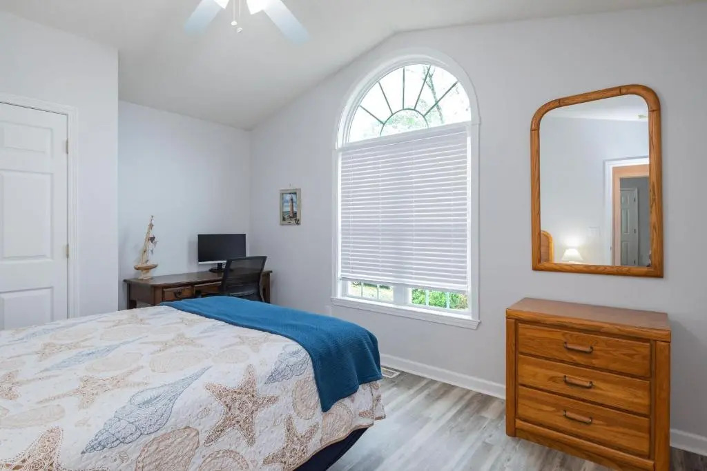 Seaside Kayaks by Oak Island Accommodations