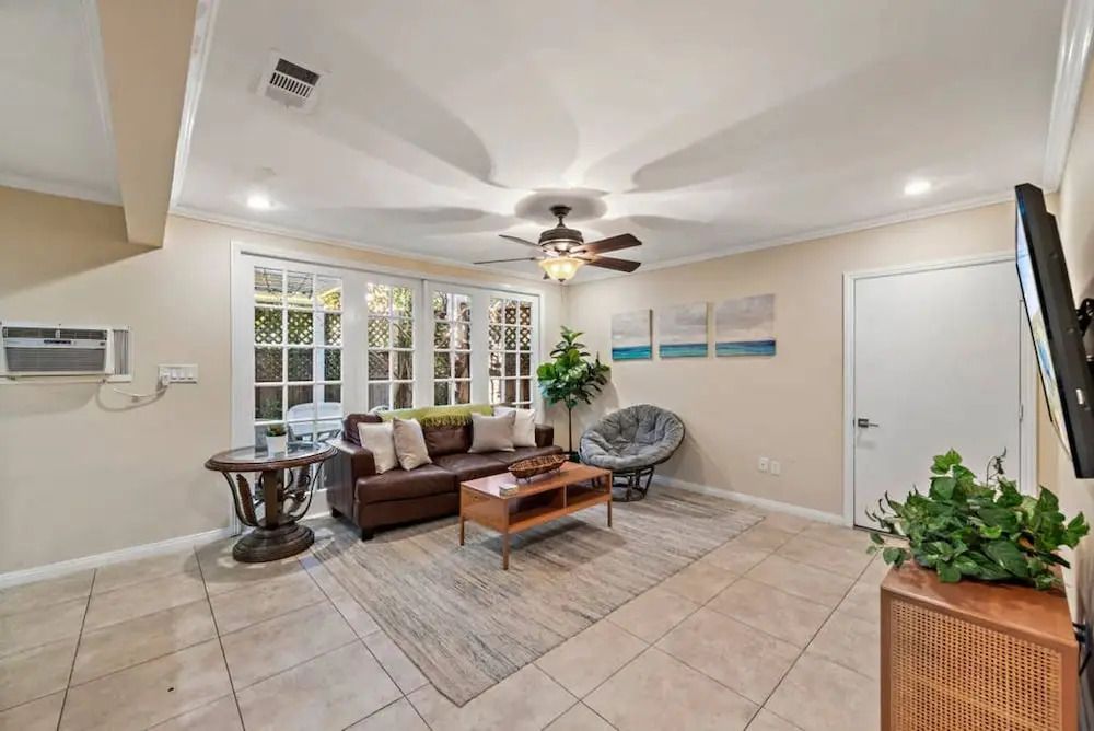 Costa Mesa Bungalows by ELVR