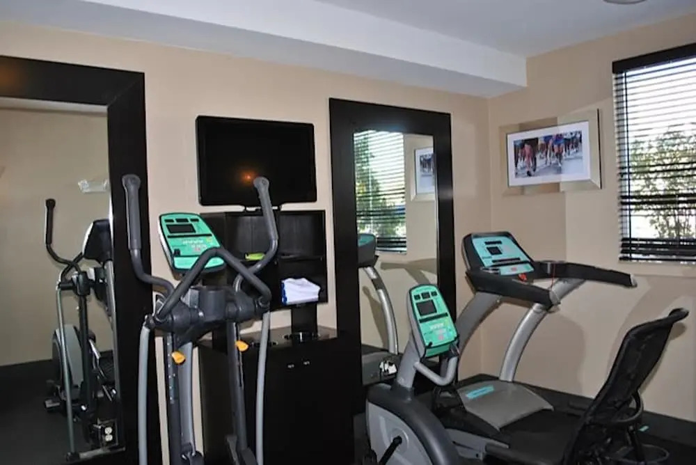 Holiday Inn Express Pittsburgh E -Waterfront