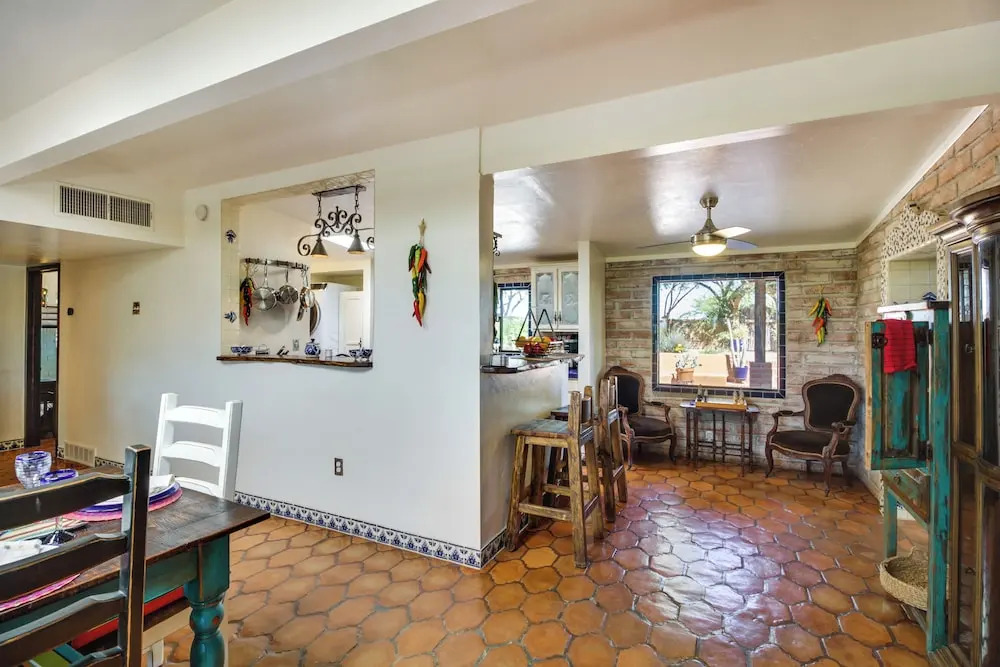 Eclectic Tucson Home 2 Mi to Saguaro National Park